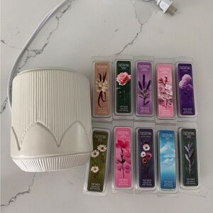White Ceramic Wax Warmer with Scented Wax Melts flower shop scents gifting set